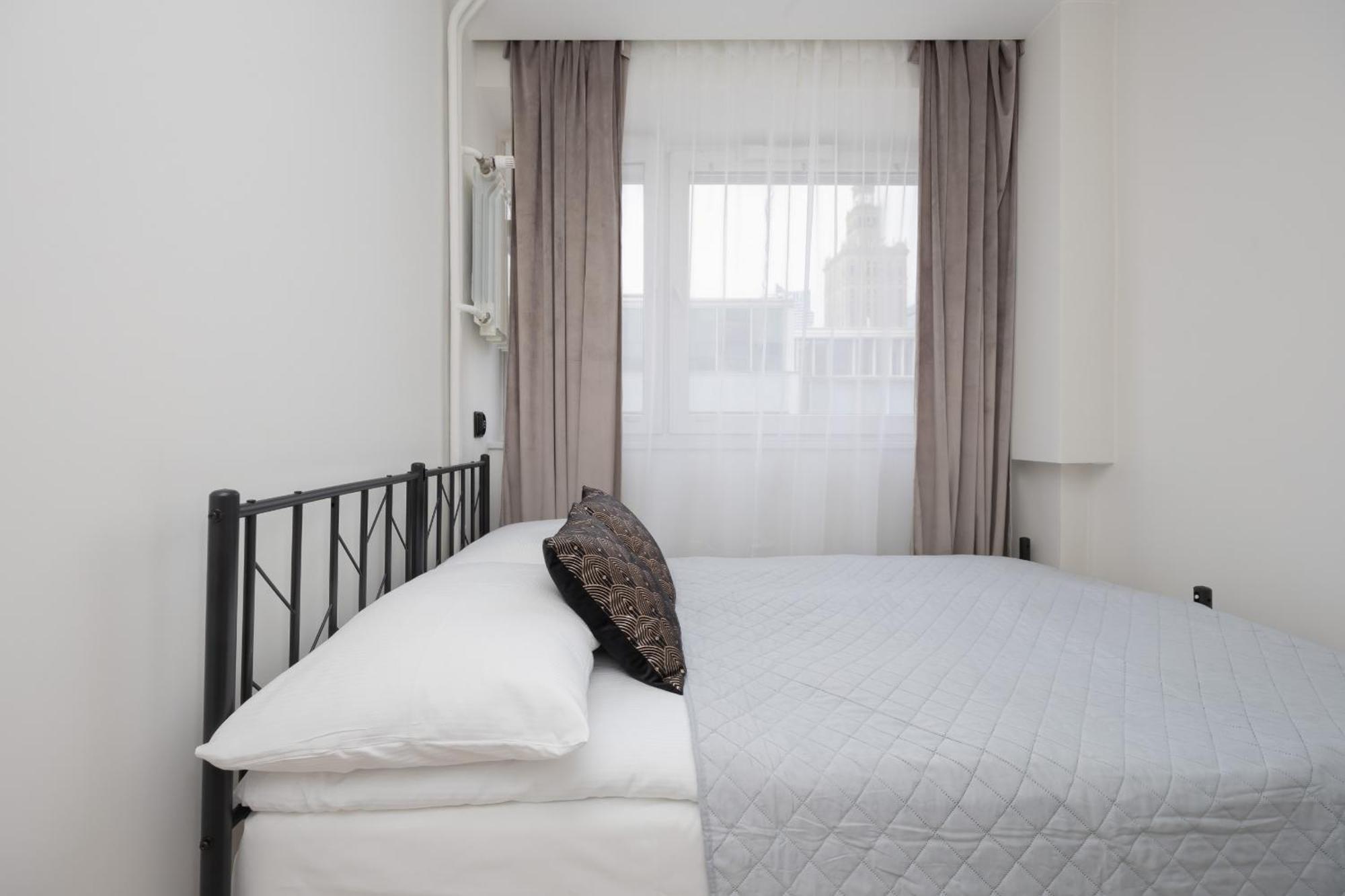 Cozy In The Centre Of By Rent Like Апартаменти