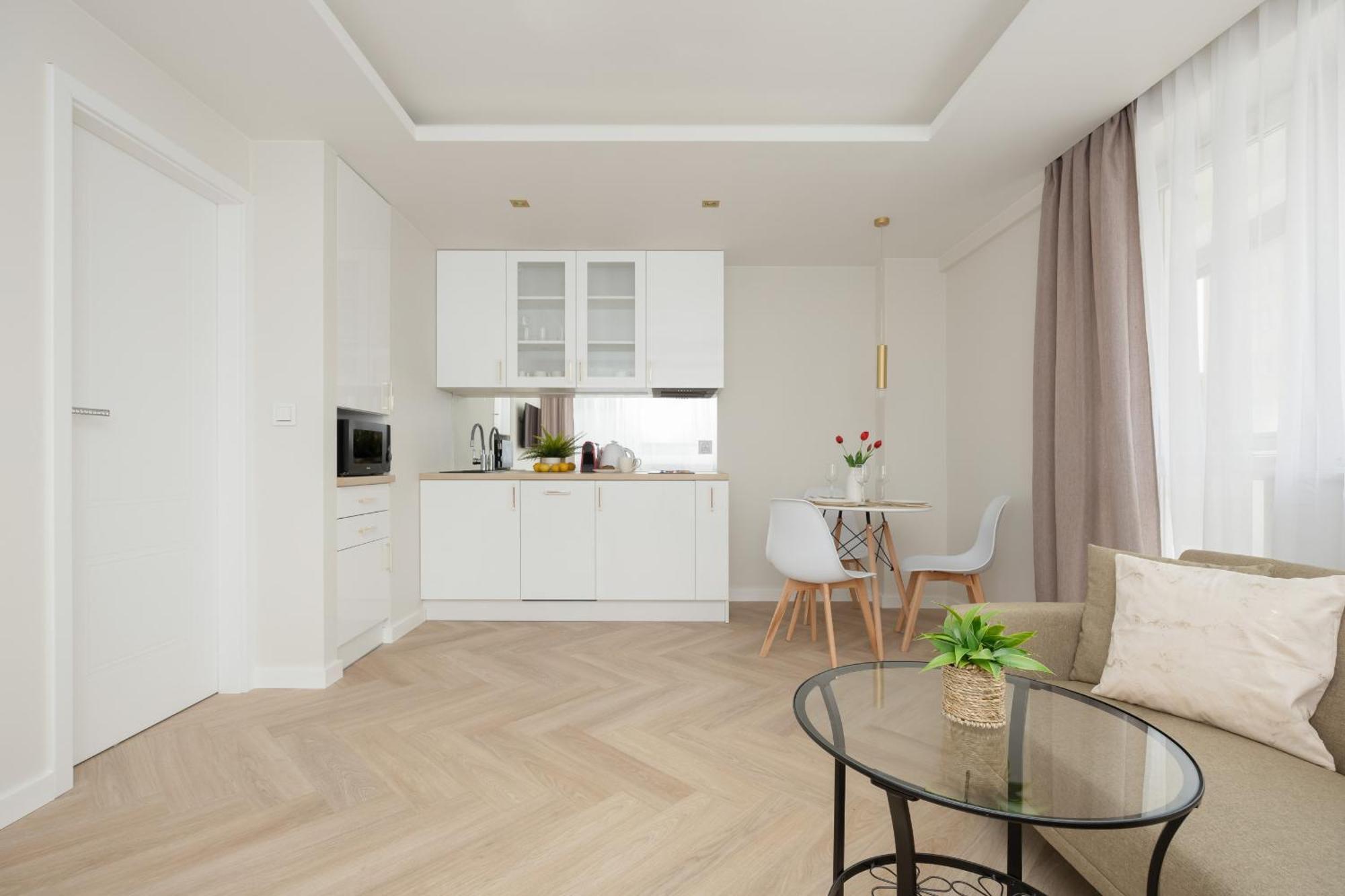 Апартаменти Cozy In The Centre Of By Rent Like Варшава