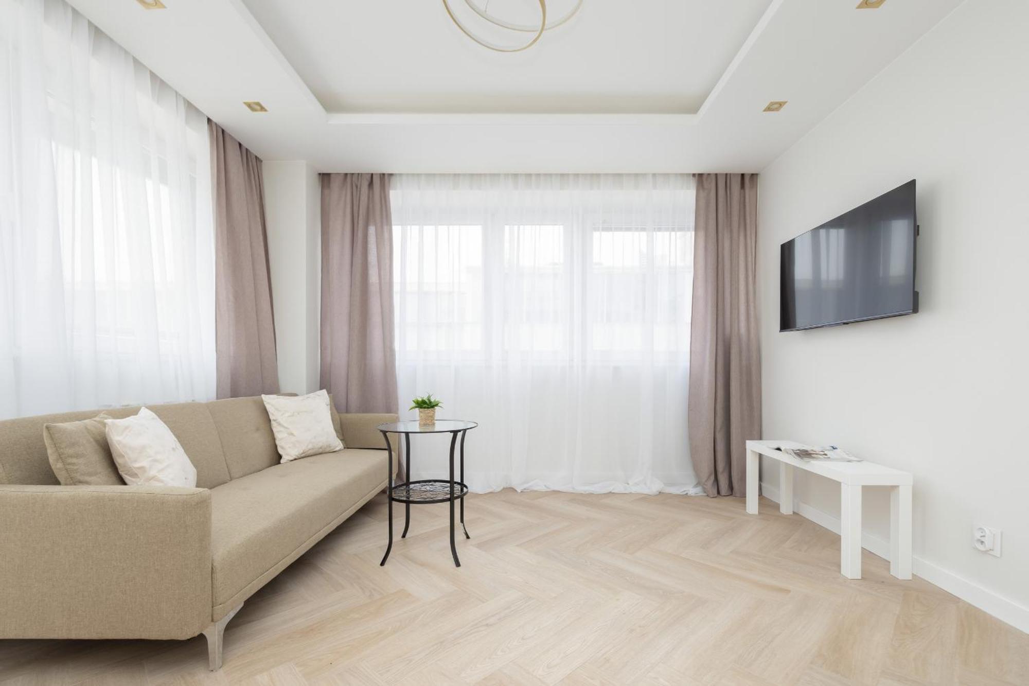 Cozy In The Centre Of By Rent Like Апартаменти *