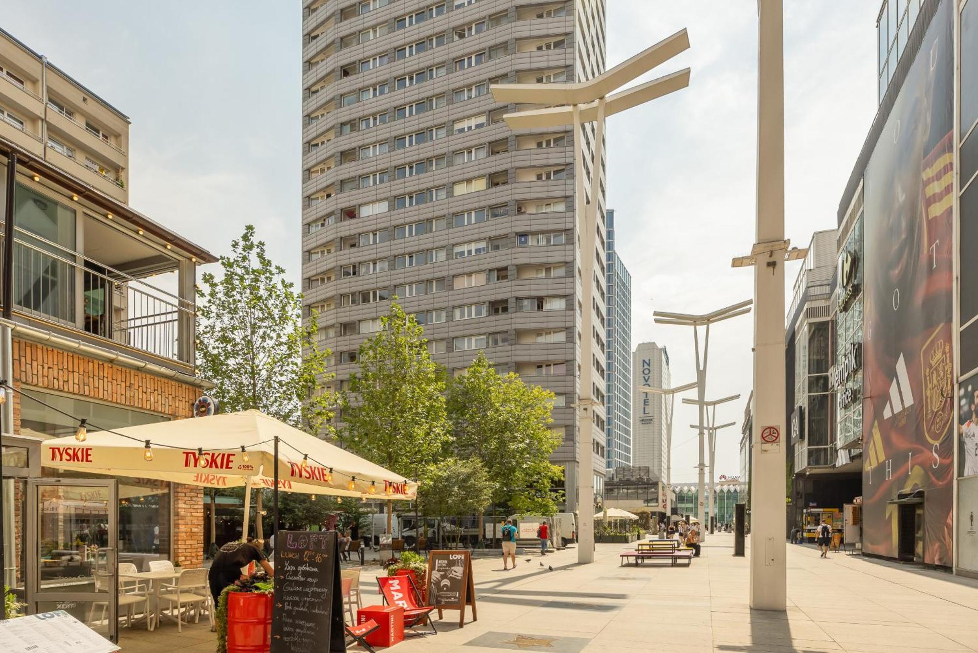 Апартаменти Cozy In The Centre Of By Rent Like