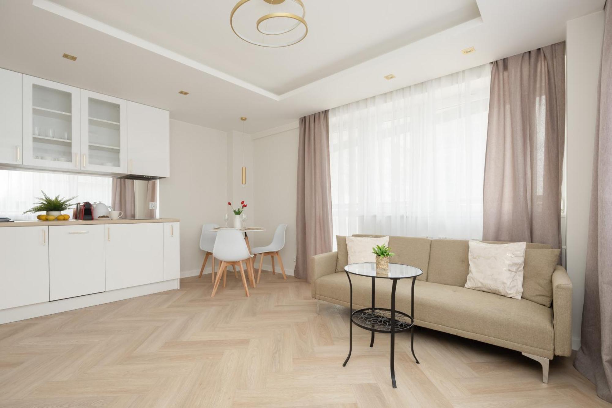 Апартаменти Cozy In The Centre Of By Rent Like Варшава